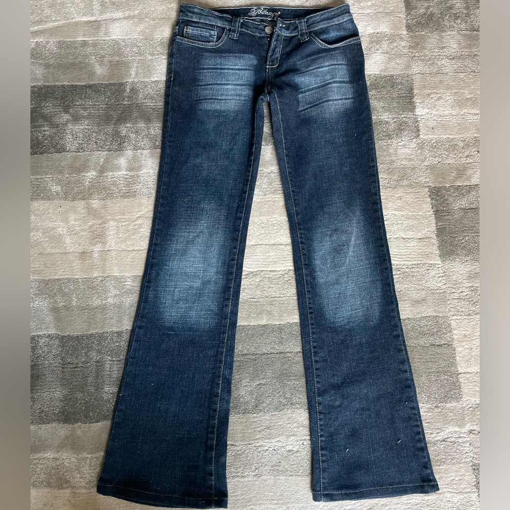 low-waisted pants with a wide bottom perfect for a small size
dm for more info.